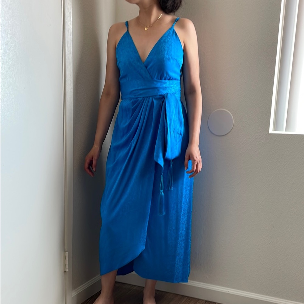 Elegant Blue Midi Dress